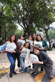 Morat reparte Publimetro en calles de CDMX