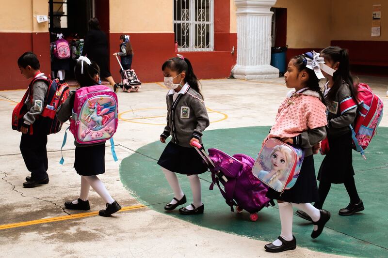 Más de 29 millones de alumnos regresaron a clases este lunes. (Cuartoscuro)