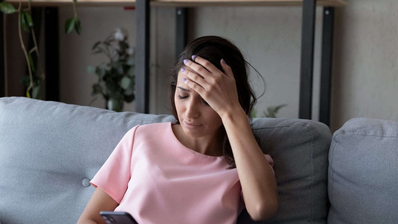 Los bancos pueden congelar o bloquear tus cuentas si no realizas la actualización que te solicitan a través de las apps.