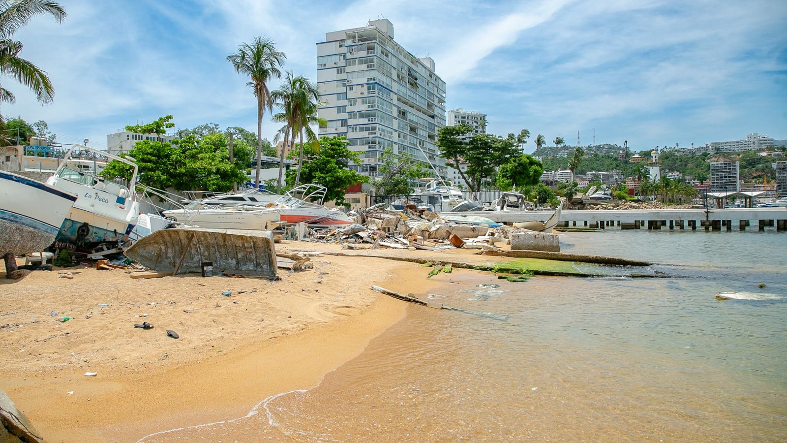 Playas de Acapulco obstruidias