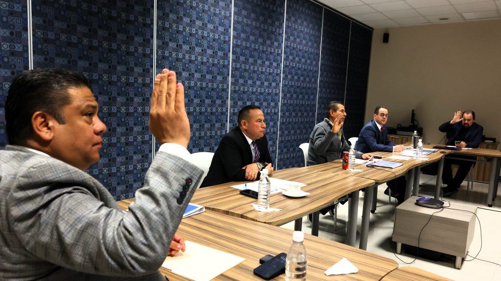 Alvar Cabeza de Vaca lideró la reunión.