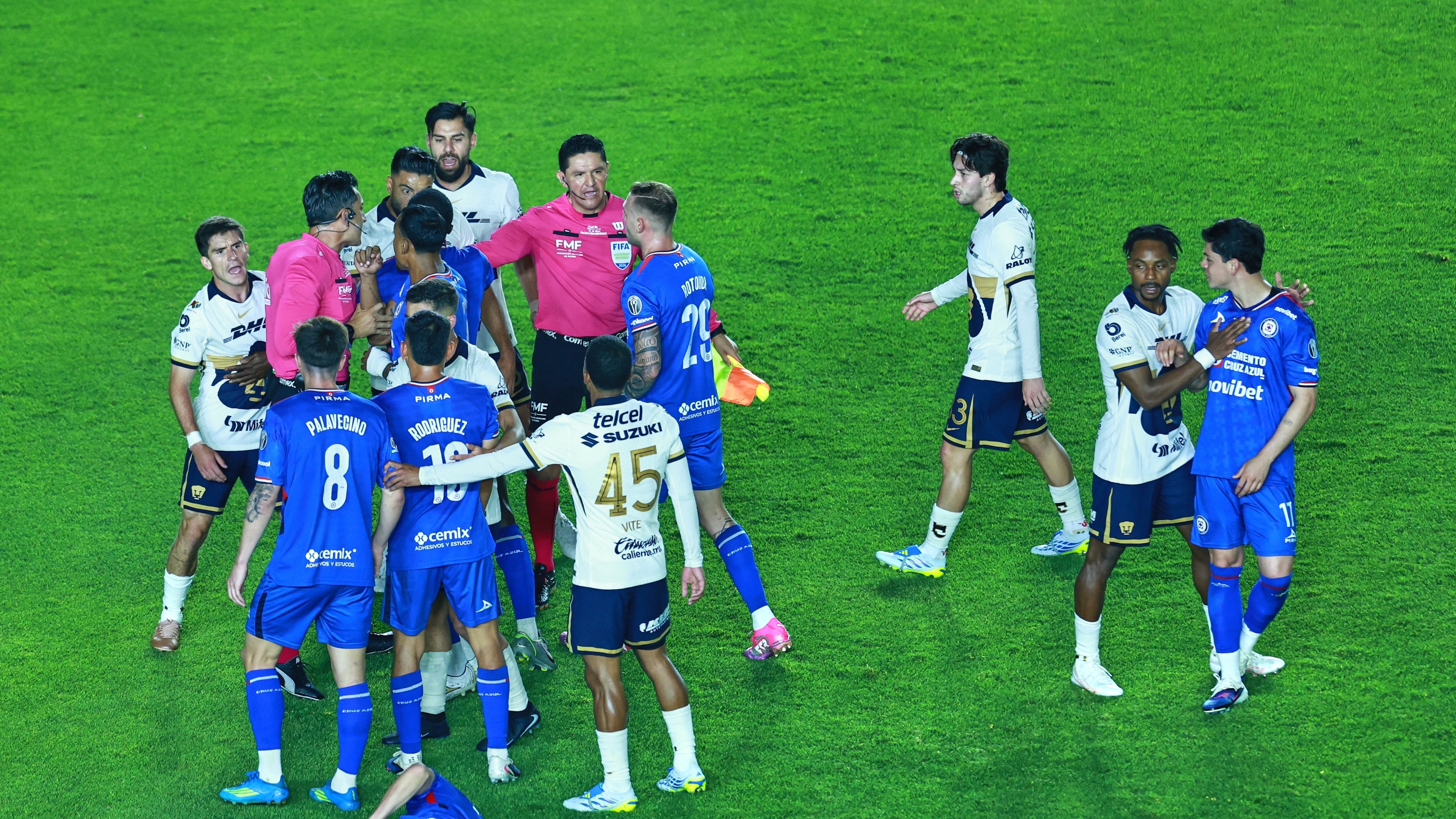 Cruz Azul vs Pumas UNAM