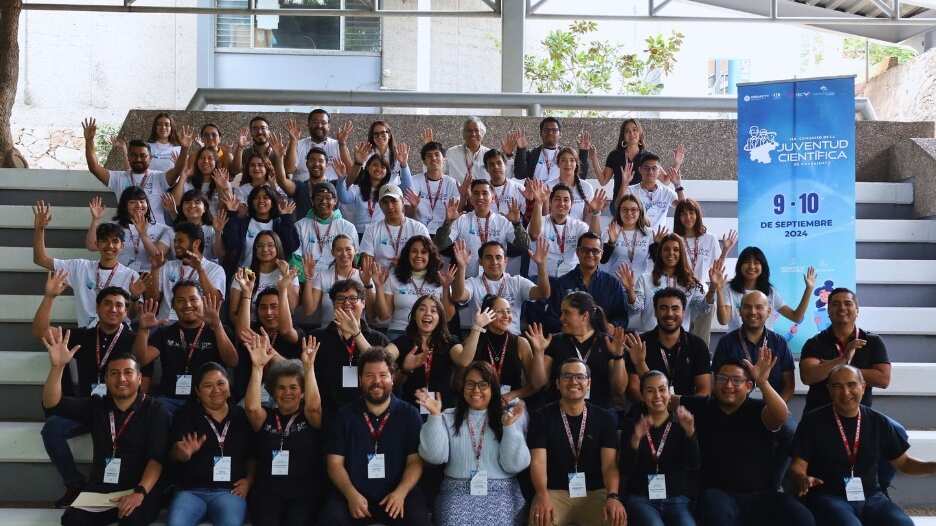 Estudiantes durante la edición pasada del Congreso de la Juventud Científica, presentando proyectos de distintas áreas del conocimiento en el CIO.