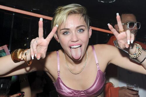 Miley Cyrus hace un raro comentario sobre su matrimonio con Liam Hemsworth