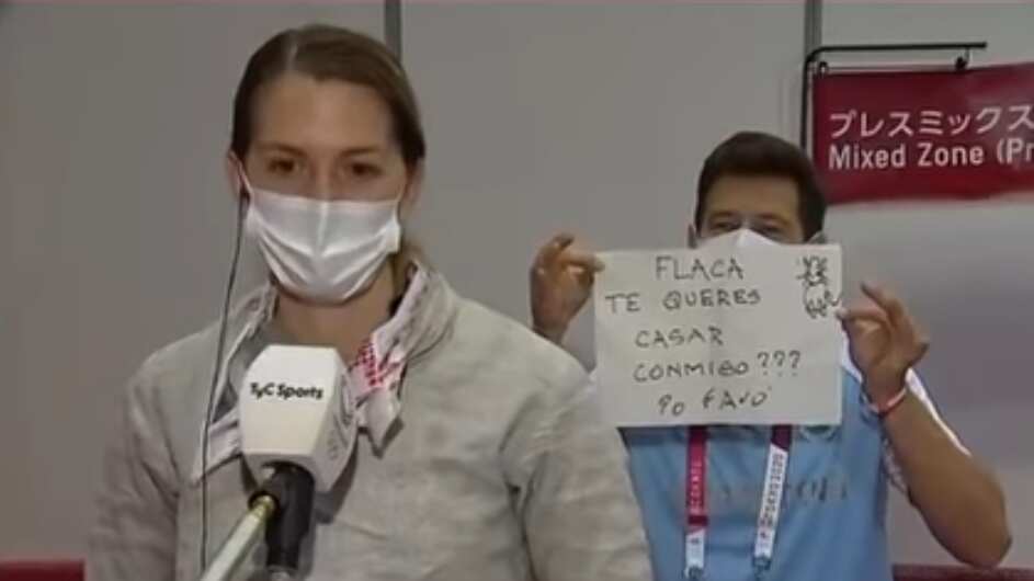 Esgrimista Belén Pérez recibe propuesta de matrimonio tras ser eliminada de Tokio 2020