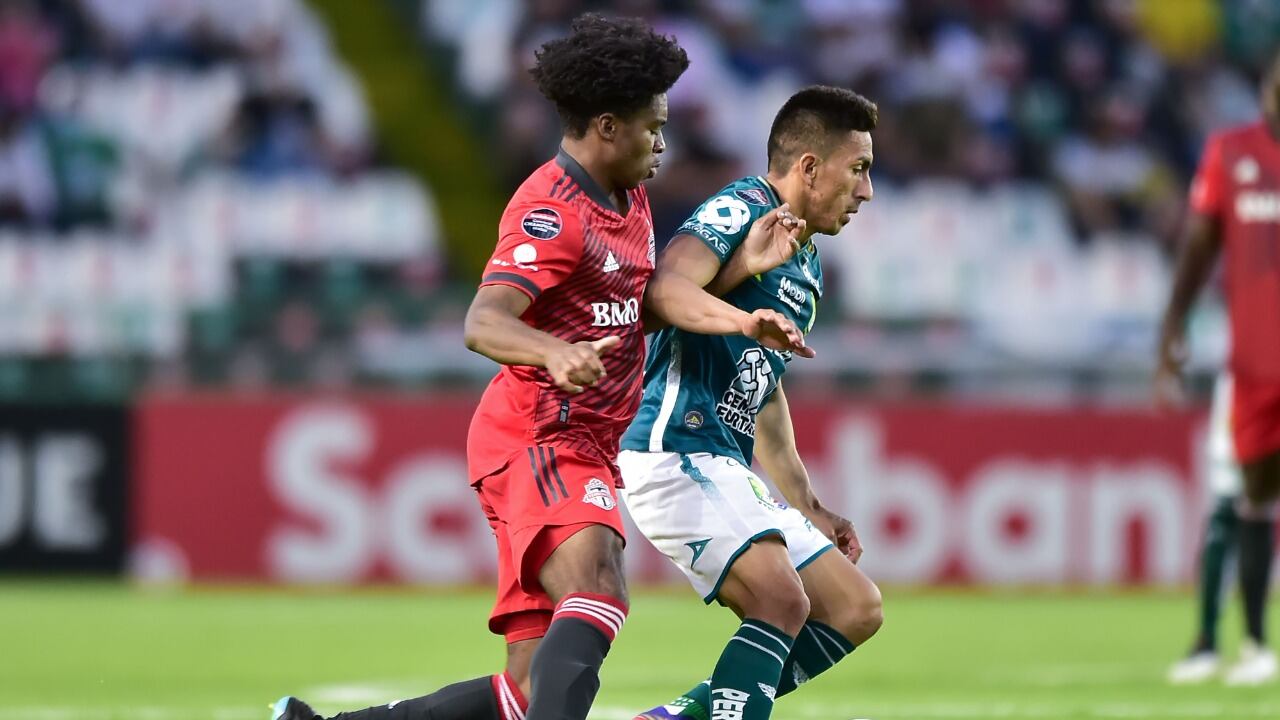 León