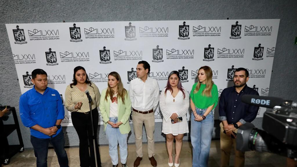 PAN y PRI ofreció conferencia de prensa conjunta para aclarar que sus legisladores siguen en funciones.