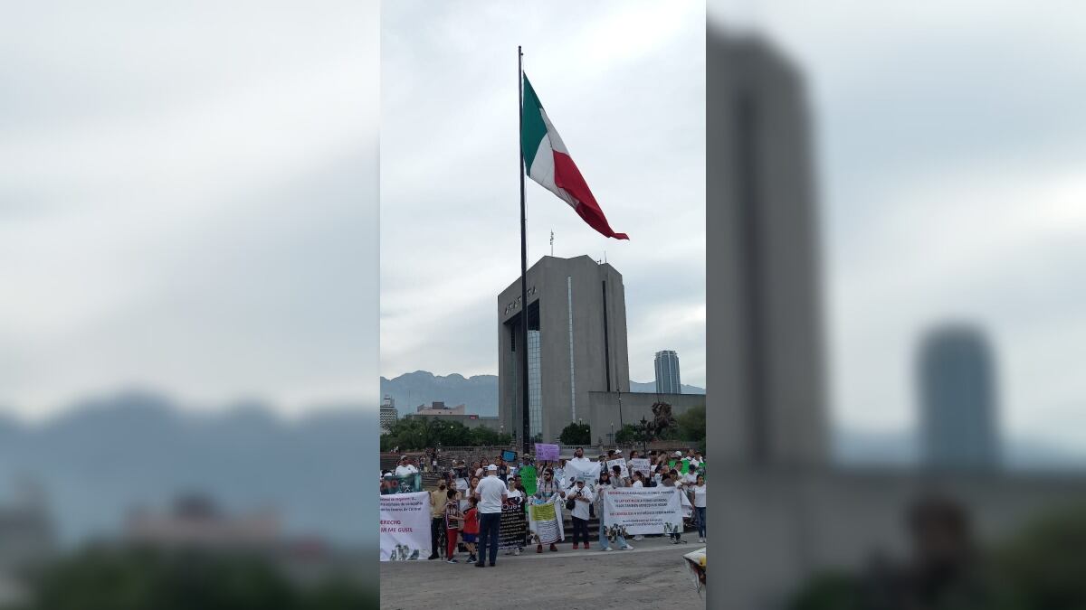 Los activistas recorrieron desde Cintermex hasta la Explanada de los Héroes.