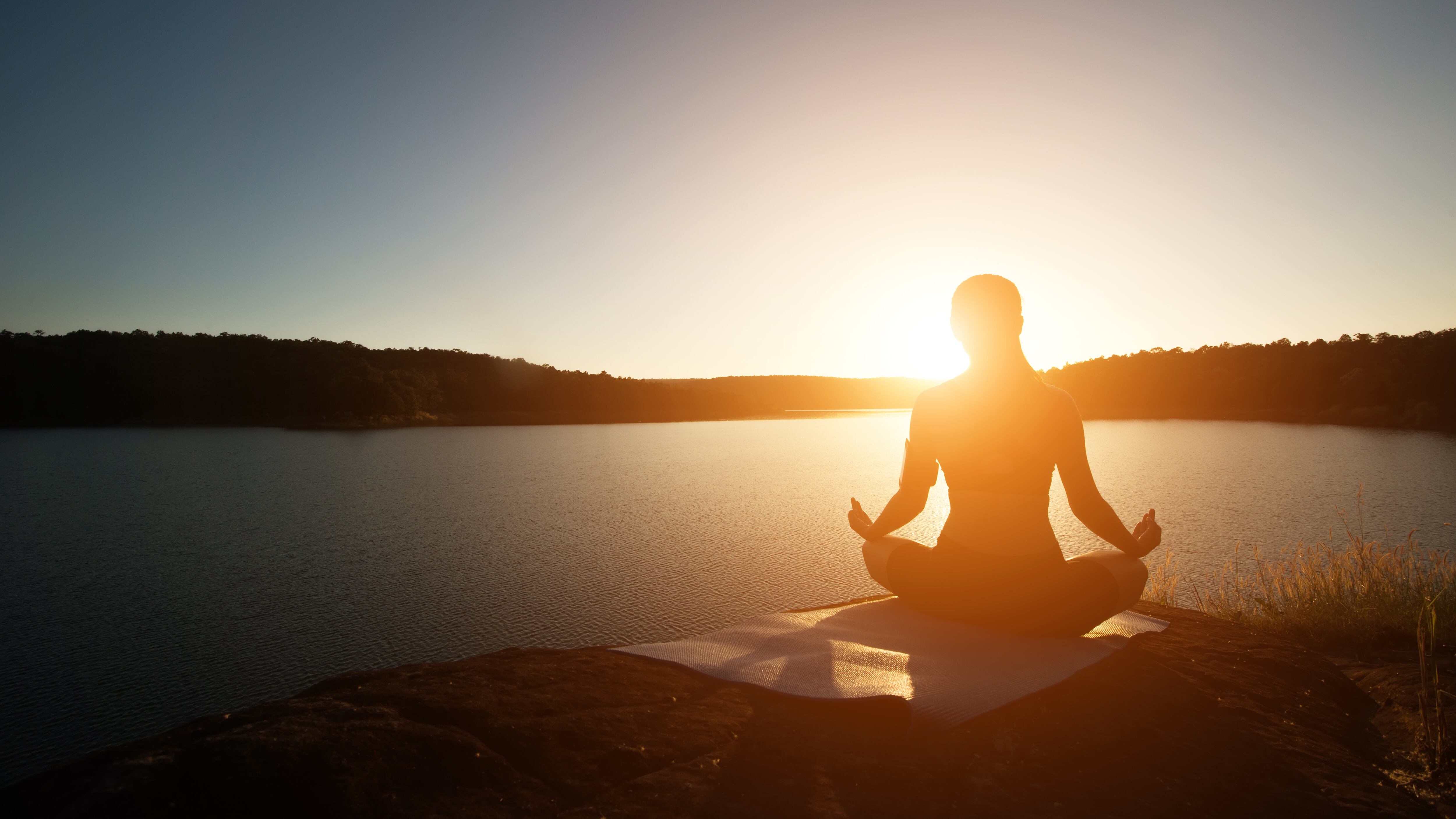 La meditación sirve para aprender a ser más consciente de las sensaciones y emociones que sentimos.