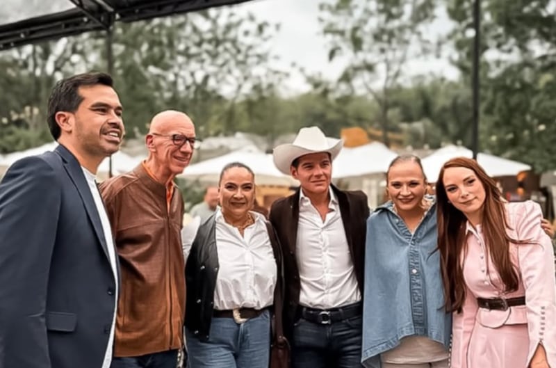 Numerosos políticos y amigos festejaron a Mike Flores por su cumpleaños el pasado fin de semana.