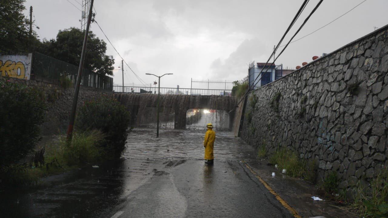 De los 46 pasos a desnivel que hay en la ciudad, cuando menos 24 son propensos a inundarse.