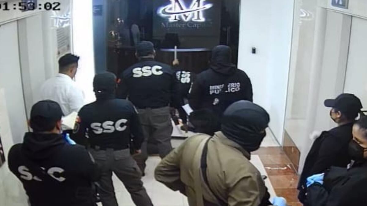 Encontraron 10 mdp en efectivo la madrugada de este martes en la oficina de una empresa en las Lomas de Chapultepec. (Especial)