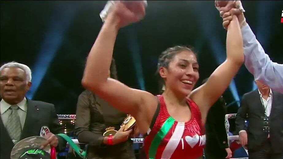 La mexicana venció por decisión unanime a la canadiense Kim Clavel.