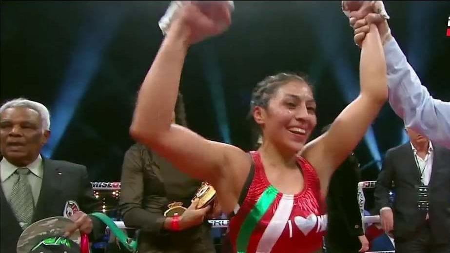 La mexicana venció por decisión unanime a la canadiense Kim Clavel.