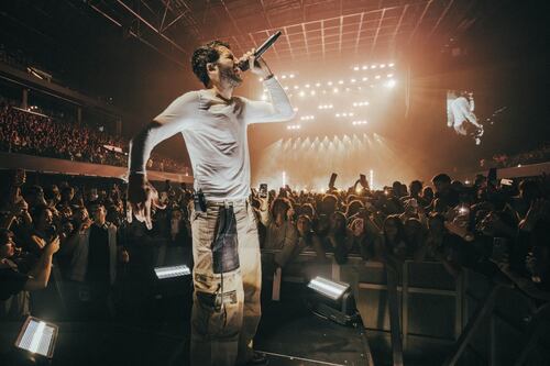 Sebastián Yatra arranca su gira ‘Entre Tanta Gente Tour’ con una noche que se convierte en historia