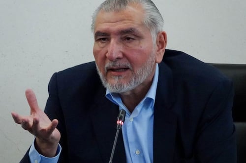 Adán Augusto confirma salida pactada y se baja de cargos para hacer política territorial