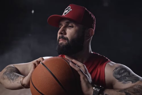 “Feliz de apoyar”: Carín León se convierte en patrocinador de la Selección de basquetbol