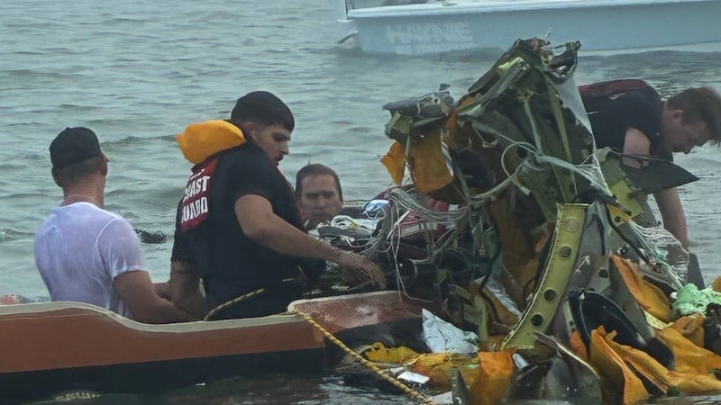 Marina halla a la última persona tras accidente aéreo en Texas; seis personas murieron