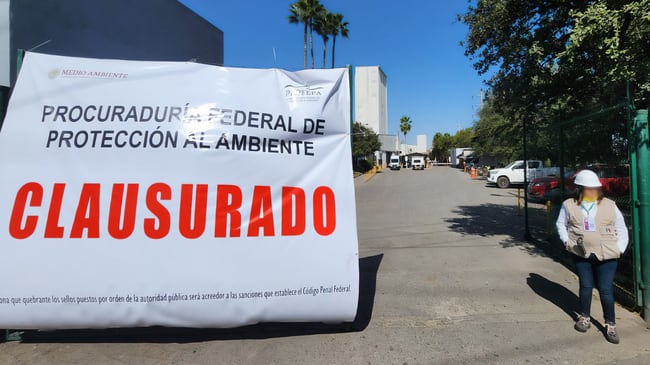 Profepa multó a la compañía ubicada en San Nicolás como resultado del procedimiento de inspección e imposición de diversas medidas correctivas.