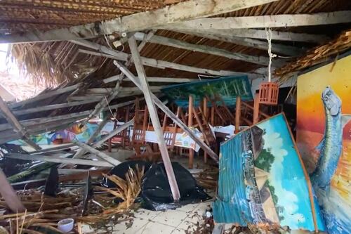 El huracán Grace deja decenas de edificios destruidos en Veracruz