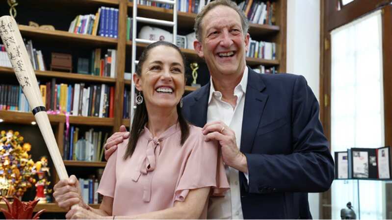 Claudia Sheinbaum junto a Larry Baer I @Claudiashein
