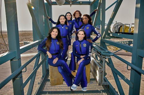 Katy Perry sobrevive a Blue Origin, la empresa dueña del cohete que explotó en Florida