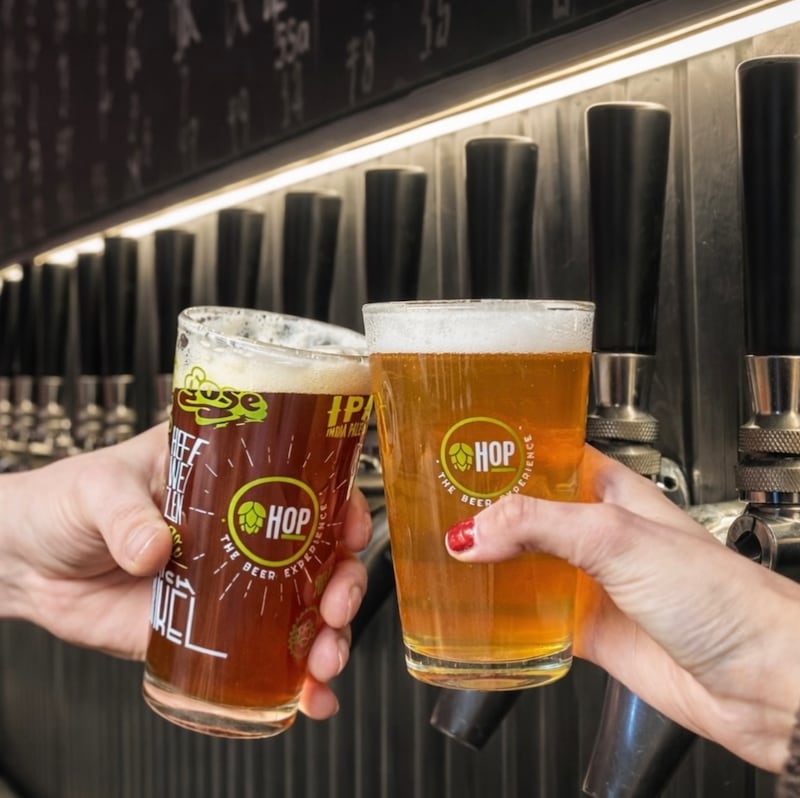 Diez años, 64 líneas y una chela de cortesía: así celebra su aniversario el taproom más grande de Latinoamérica en CDMX