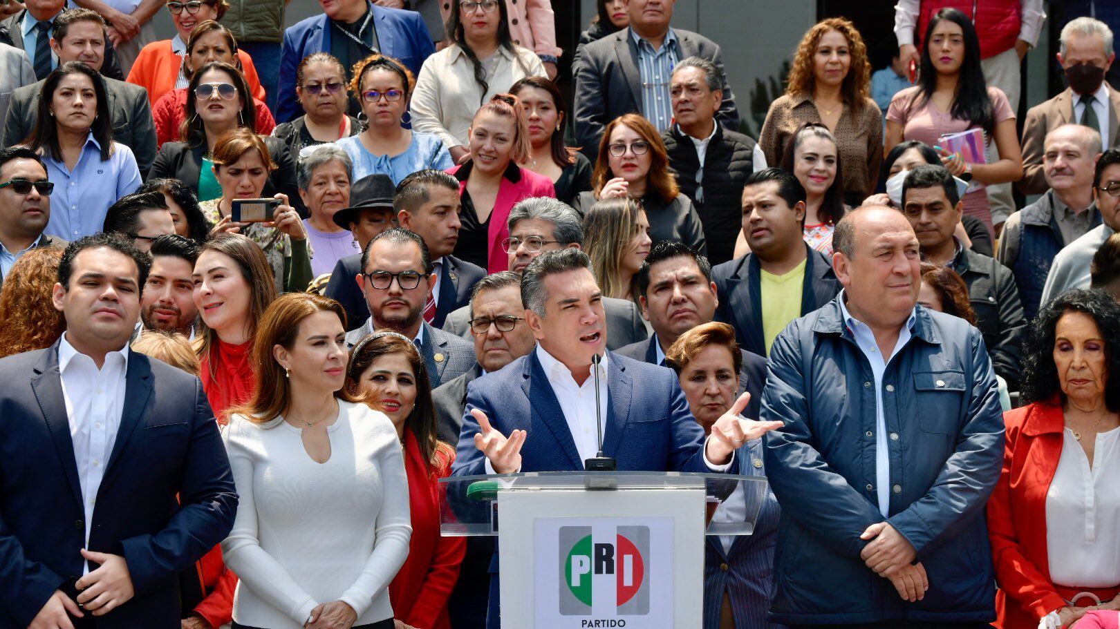 El PRI le contestó a MC por vincularlo con Morena (Twitter / @alitomorenoc)