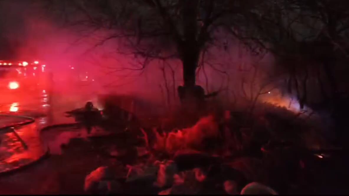 En el incendio del tejabán se registró una persona de 91 años con quemaduras.