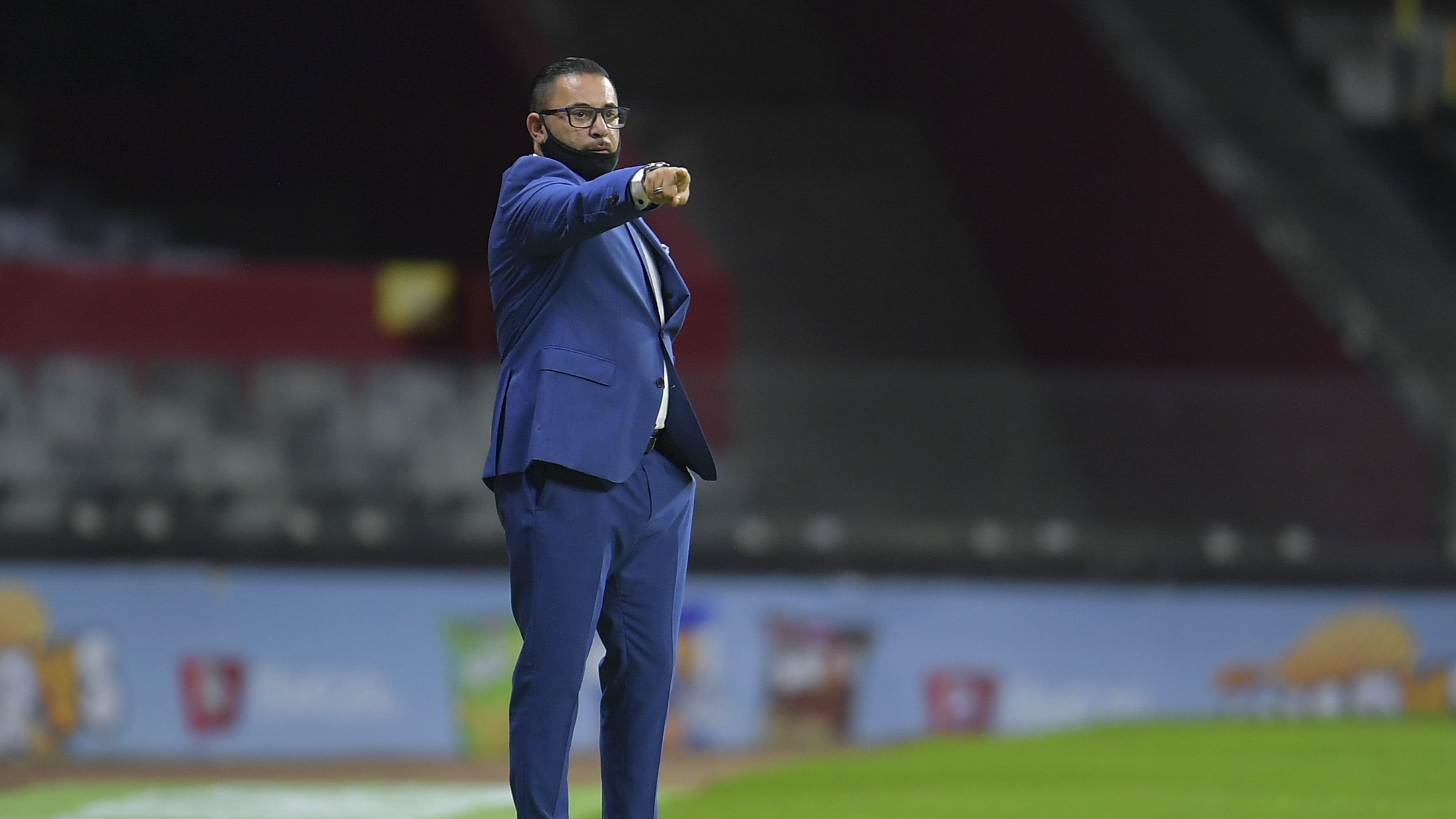 Antonio Mohamed dirigirá a Pumas.