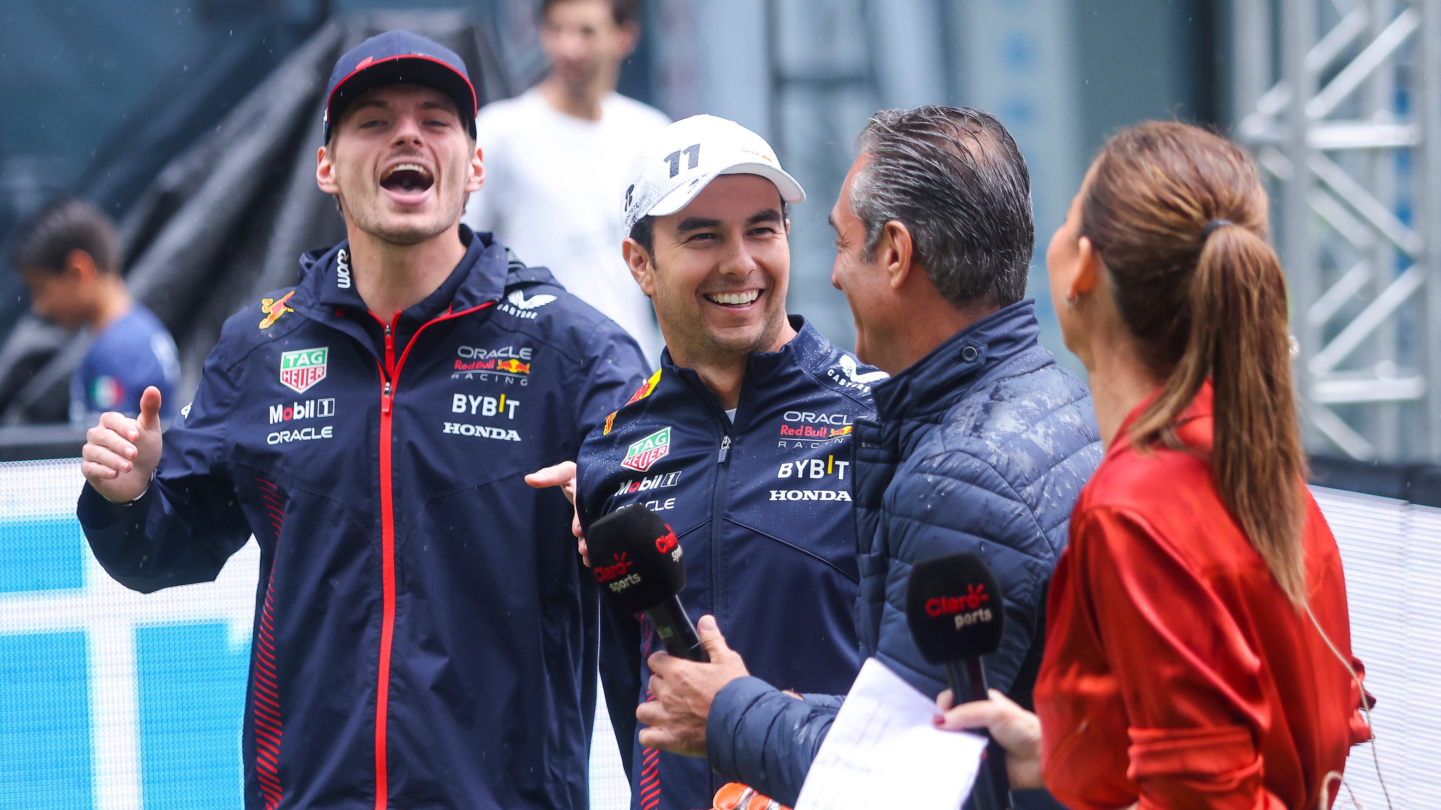 Checo Pérez y Max Verstappen tendrán un partido de futbol contra personalidades mexicanas en Plaza Carso.