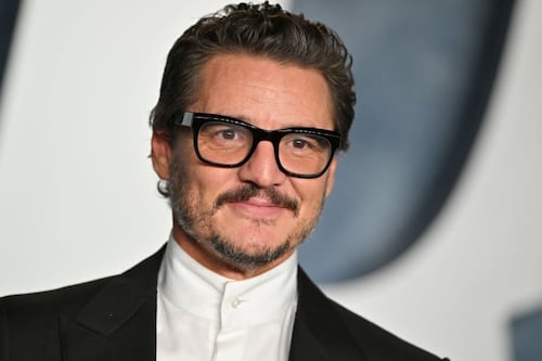 Pedro Pascal triunfa en los People’s Choice Awards como ‘Estrella Masculina de Televisión’ y dedica el premio a sus fans: “Mi mayor gratitud para ustedes”