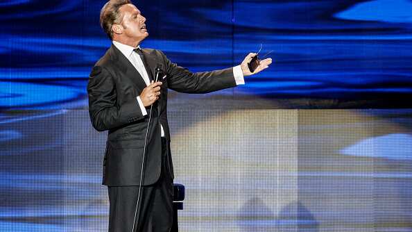 Luis Miguel compartió una emotiva foto con su madre Marcela Basteri