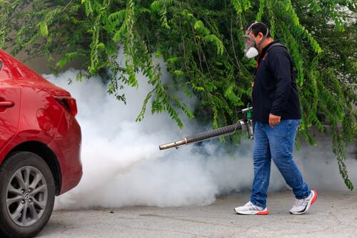 Intensifican en Guadalupe fumigación contra el dengue; también hacen campaña de descacharrización