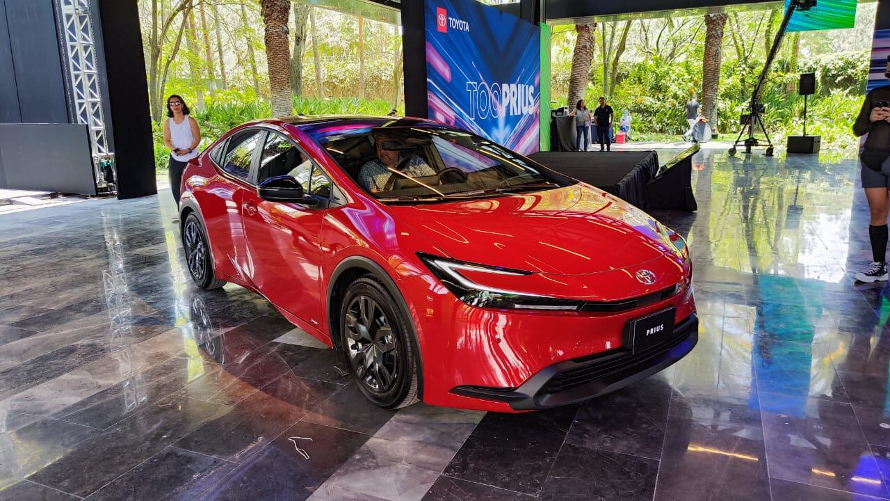 Ya disponible en México el nuevo Toyota Prius HEV.
