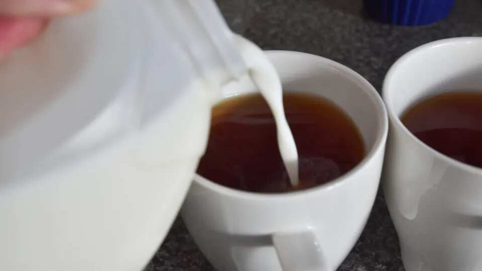 Un hombre con demencia muere tras verter accidentalmente detergente en su taza de té en lugar de leche