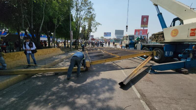 Trabajos en la Línea 5 del Metro para retirar tráiler y puente