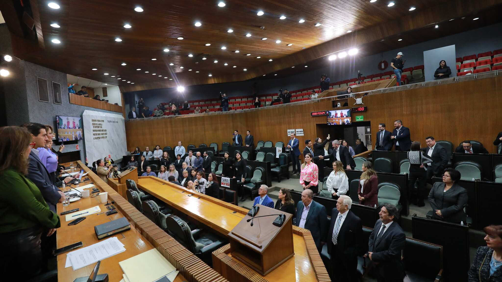 En la presente legislatura varios diputados cambiaron de partido.