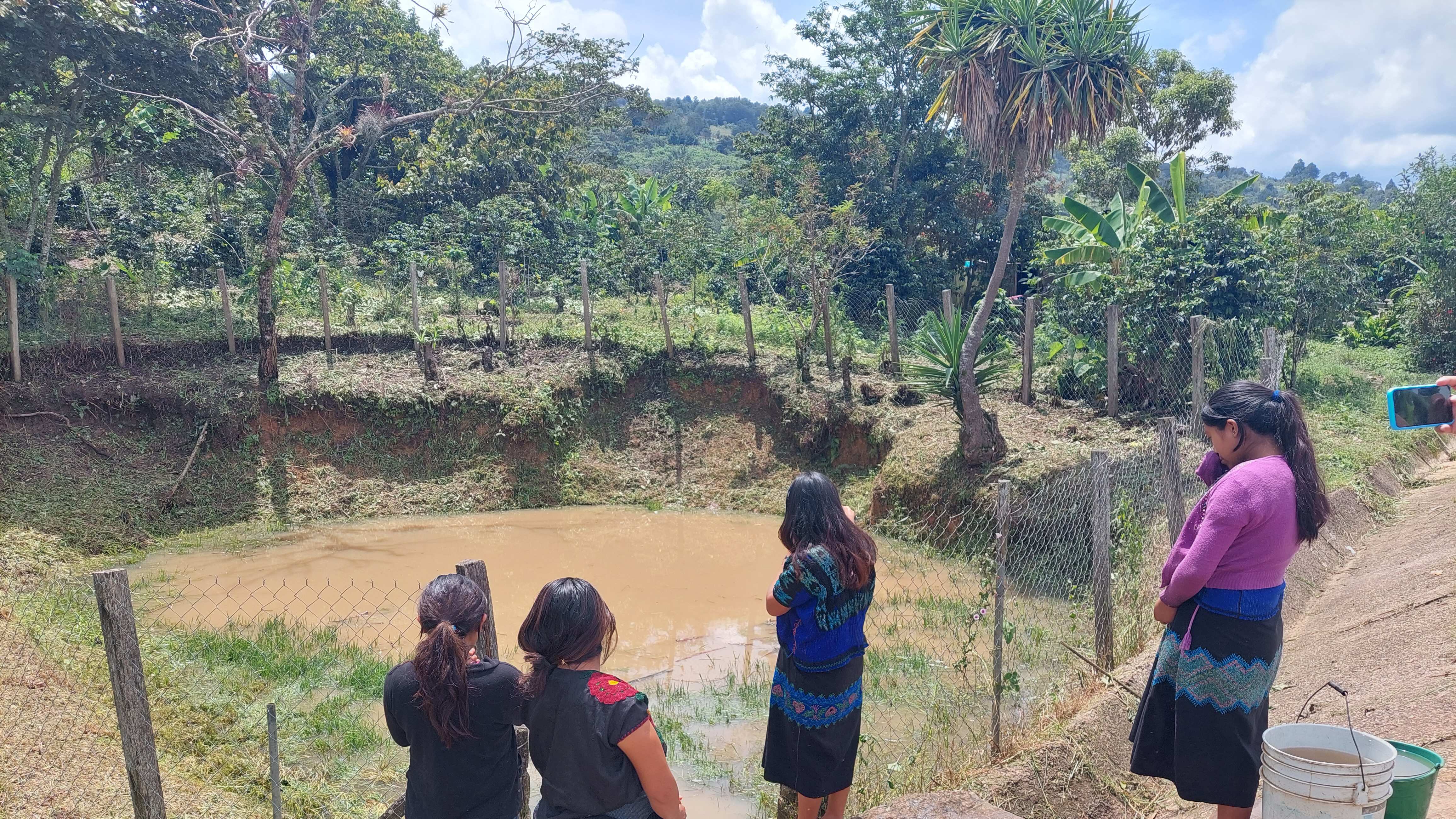 Acceso al agua en comunidades indígenas: refresco para tomar y lodo para lavar