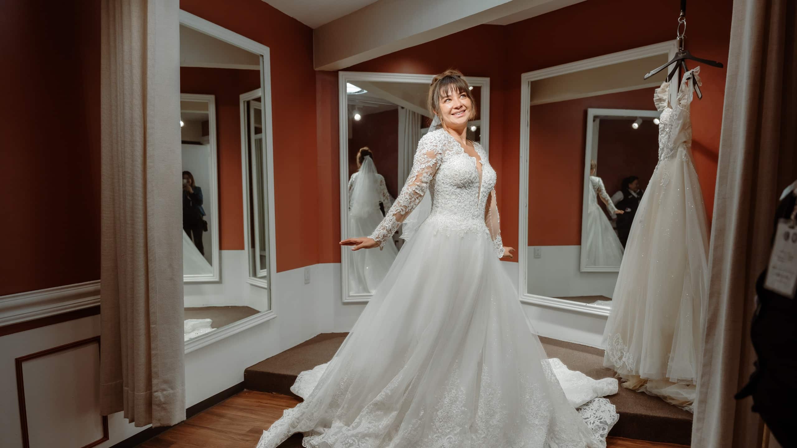 Realizó una visita especial a las instalaciones de Klent Bridal