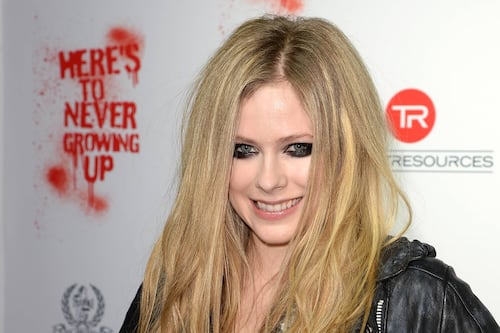 ¿Murió Avril Lavigne? Surgen rumores y alarman a sus fans