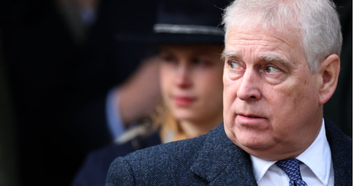 Príncipe Andrés renuncia a sus títulos reales: deja el ducado de York tras hablar con el rey Carlos III
