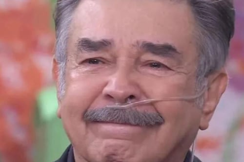 Jorge Ortiz de Pinedo es humillado en el AICM y lo obligan a viajar en autobús