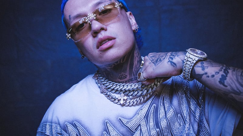 Blessd estrena ‘El mejor hombre del mundo’ para representar el movimiento urbano por todo el mundo