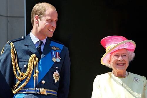 Madrina del príncipe William es forzada a dejar su cargo tras emitir comentarios racistas