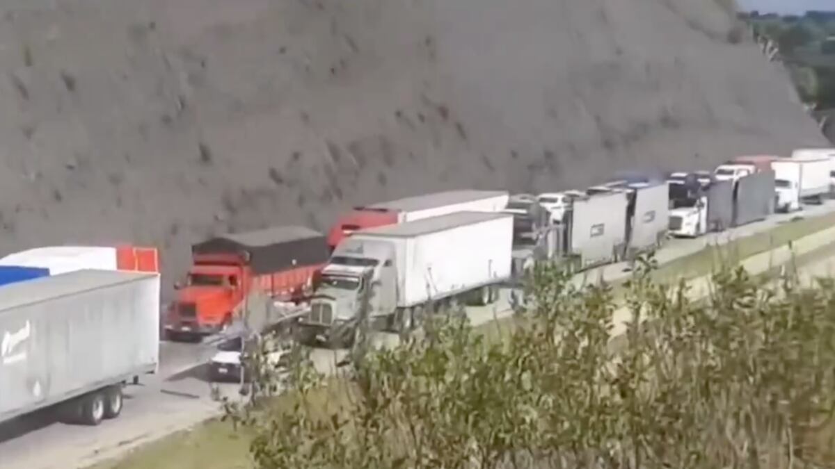 Las filas se volvieron kilométricas a 50 horas del bloqueo. (Especial)