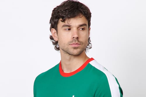 Transmite tu energía futbolera con esta colección de polos