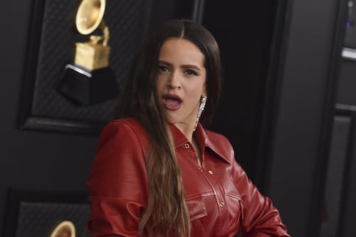 ¿Serán madre e hija? Rumores apuntan a que Rosalía y Ana de Armas trabajaran juntas en película