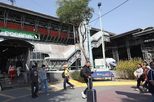 Metro CDMX deja sin servicio tramo de Línea B: usuarios quedan varados y estallan en redes