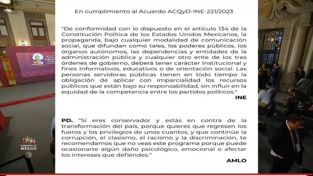 AMLO cumplió con colocar el mensaje previo que solicitó el INE y la adición que él propuso.
